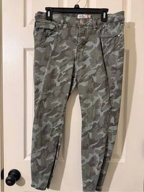 Royalty For Me Green Camo Mid-Rise Pants
